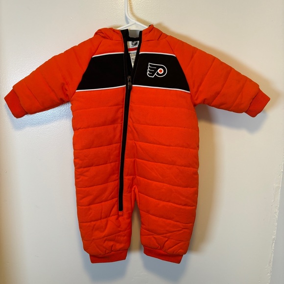 NHL Philadelphia Flyers kids snowsuit size 12 months‎ - Picture 1 of 5